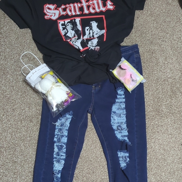 Black Scarface Graphic T-Shirt and Blue Distressed Jeans - Picture 1 of 16